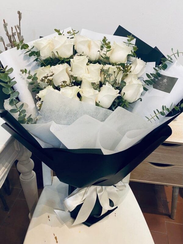 18 White Roses in Black and White — Hamblins Florist, McMahons Point
