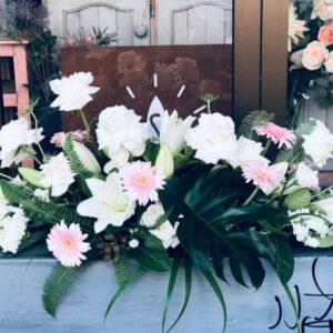 Casket Spray Flowers Kogarah – Classic Farewell Tribute