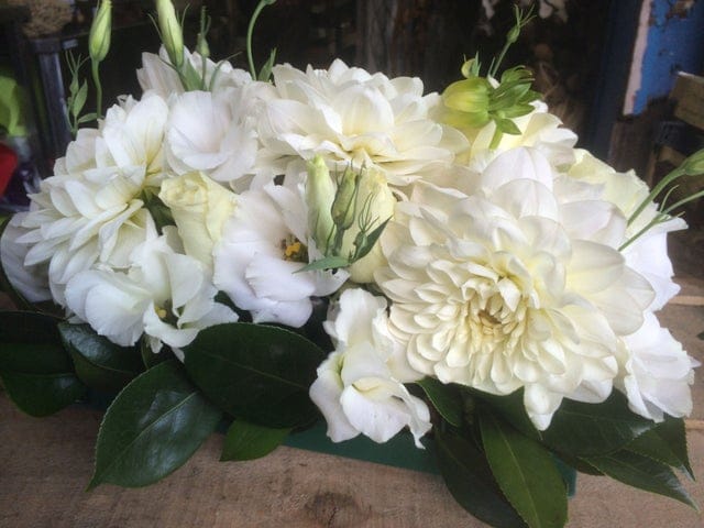 Graveside Sympathy Tribute – Funeral Flowers McMahons Point